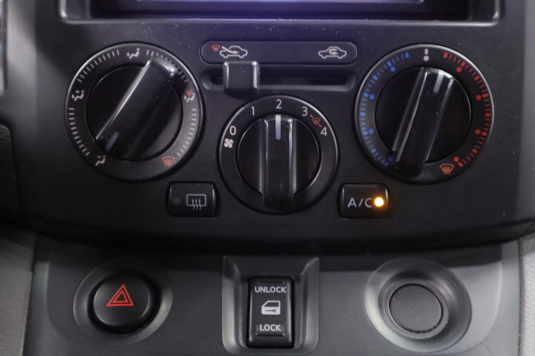 NISSAN NV200 2011