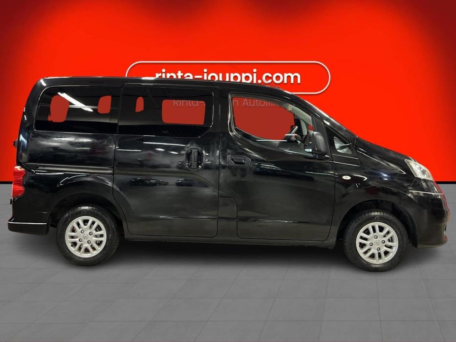 NISSAN NV200 2011
