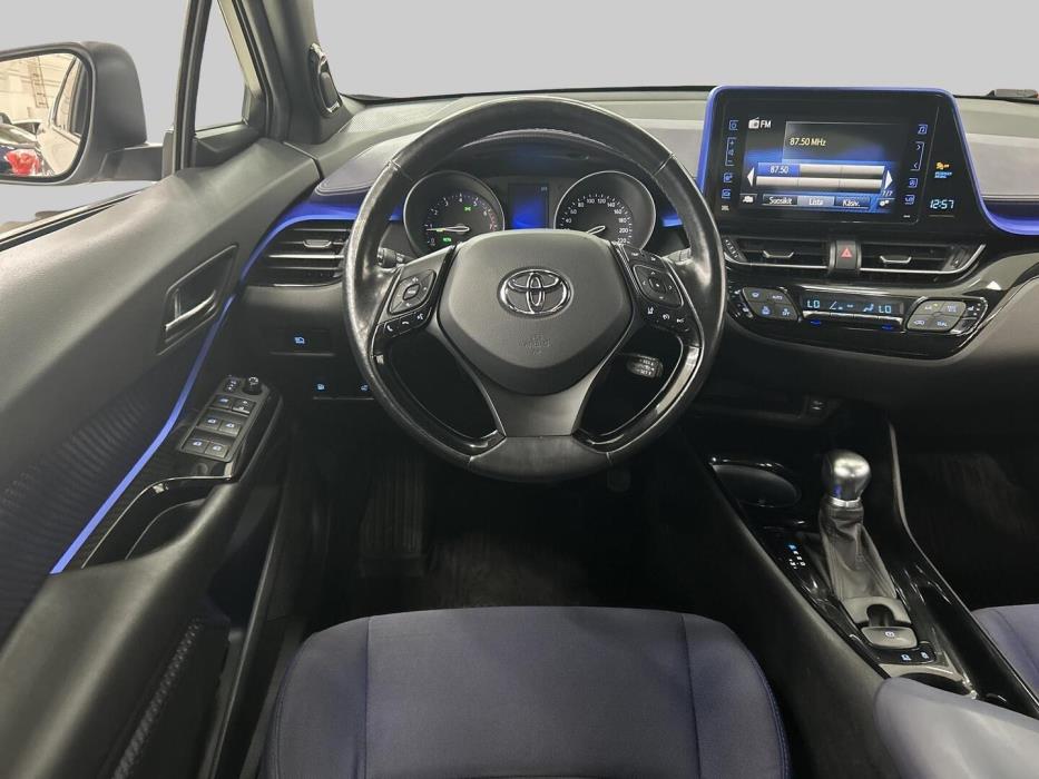 TOYOTA C-HR 2017