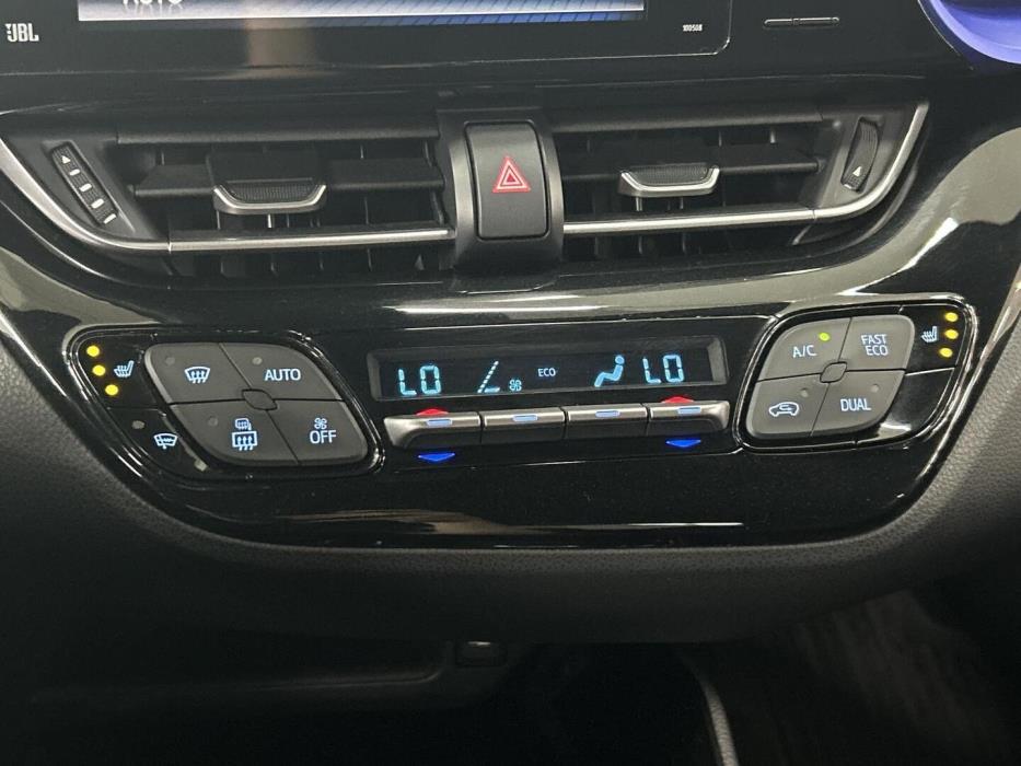 TOYOTA C-HR 2017