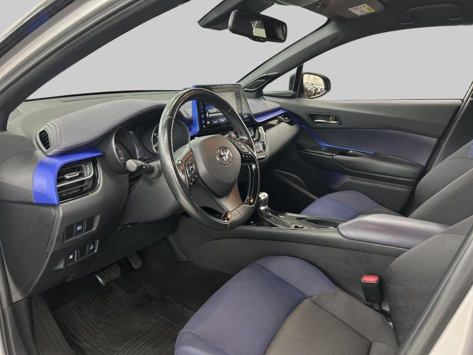 TOYOTA C-HR 2017