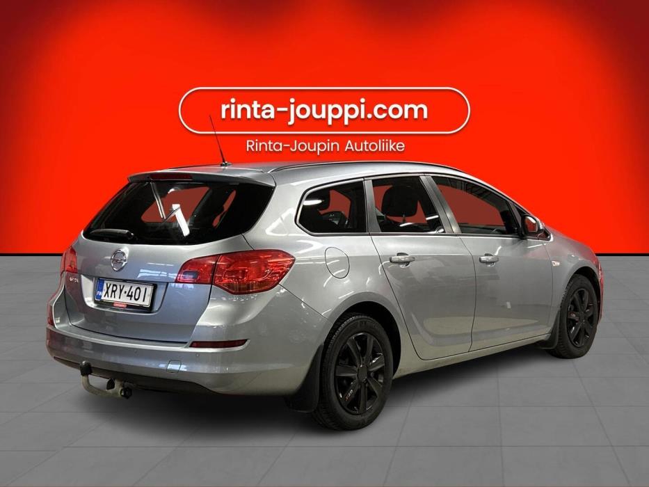 OPEL Astra 2011