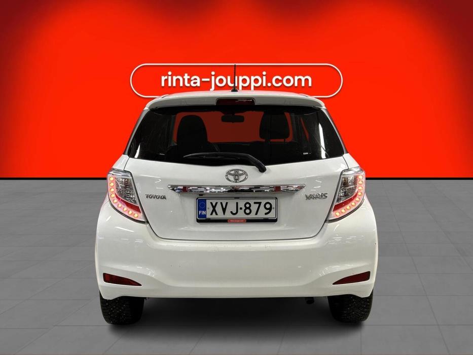 TOYOTA Yaris 2013