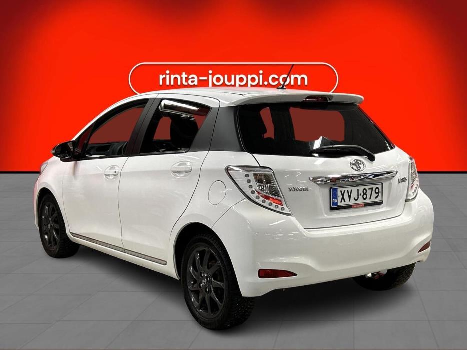 TOYOTA Yaris 2013