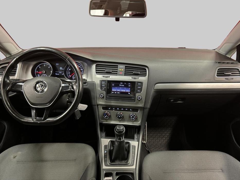 VOLKSWAGEN Golf 2014