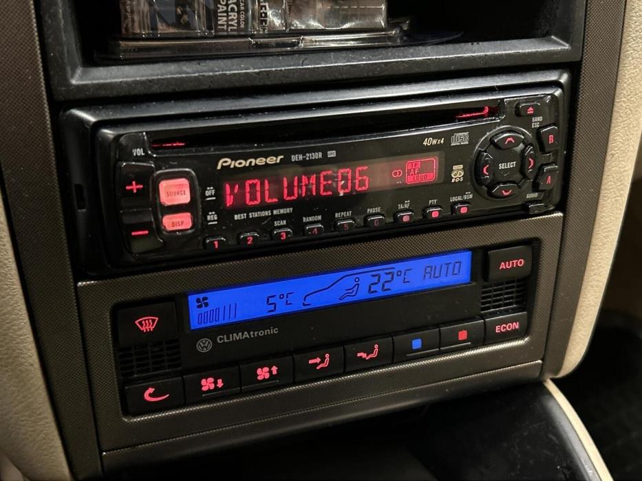 VOLKSWAGEN Bora 2001