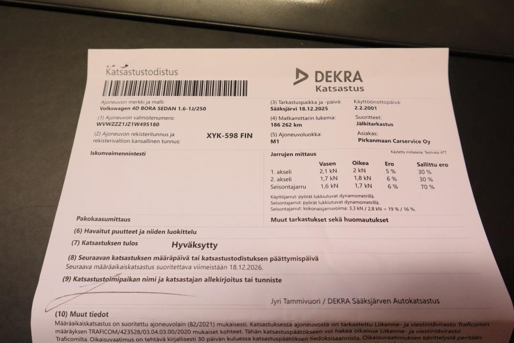 VOLKSWAGEN Bora 2001