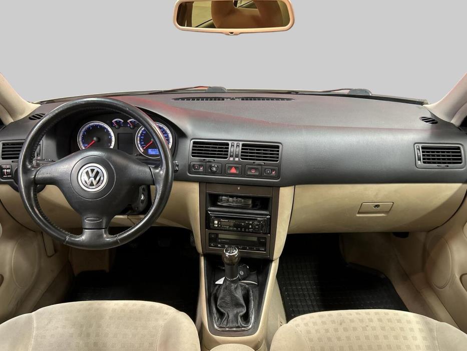 VOLKSWAGEN Bora 2001