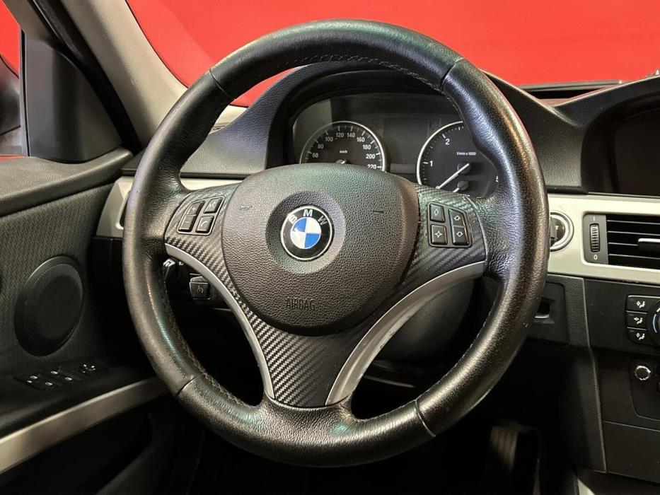 BMW 320 2008