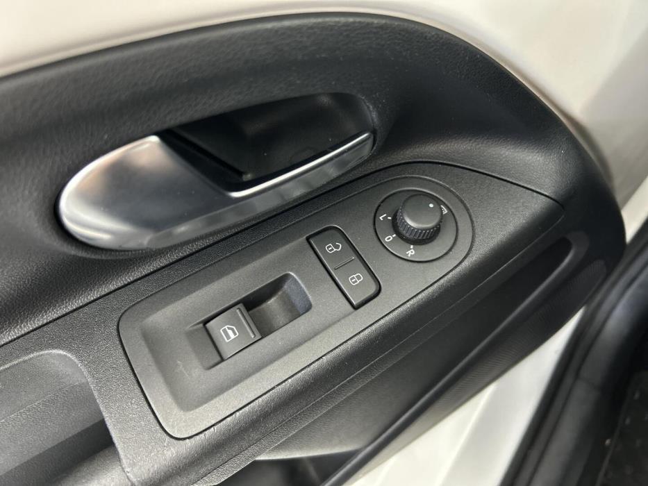 VOLKSWAGEN up! 2013