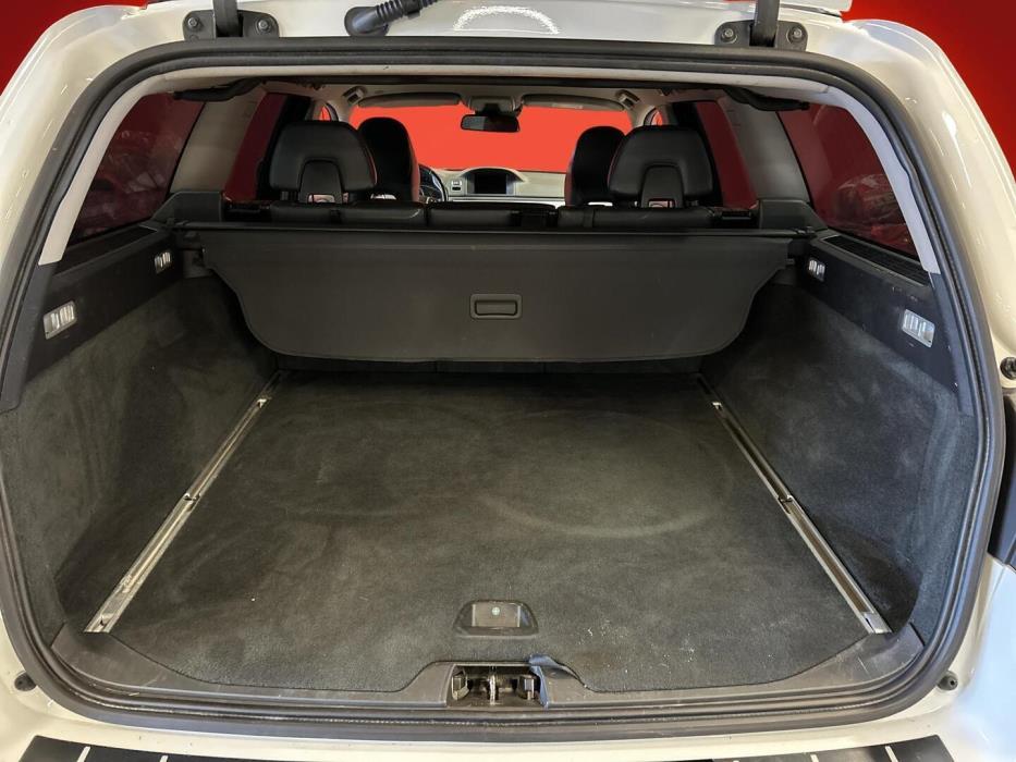 VOLVO V70 2015