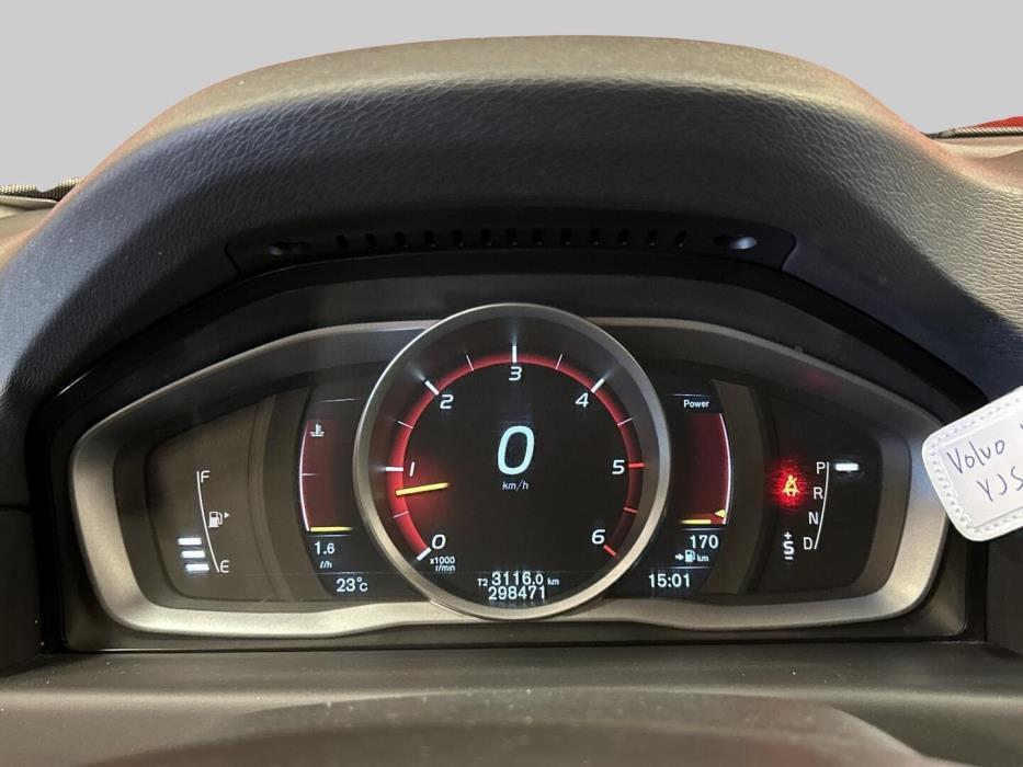 VOLVO V70 2015