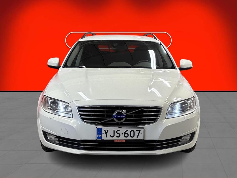 VOLVO V70 2015