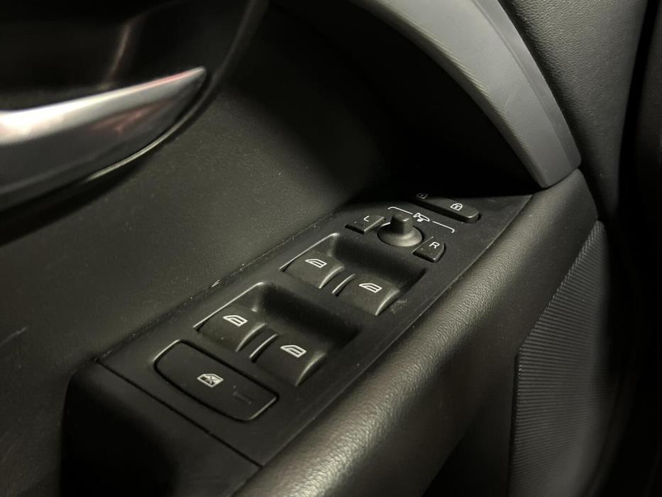 VOLVO V70 2015