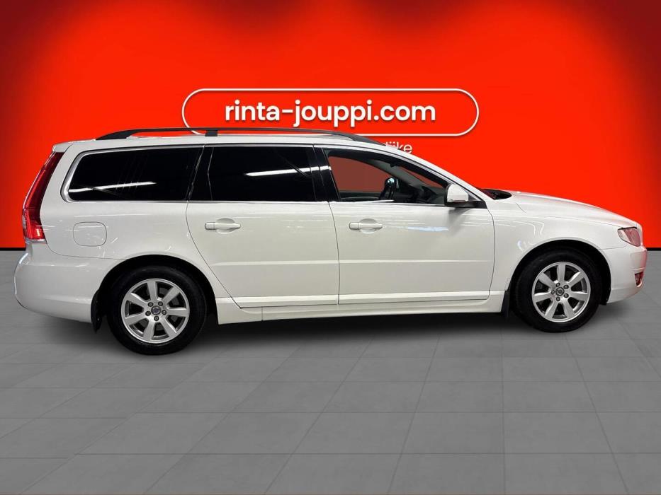 VOLVO V70 2015