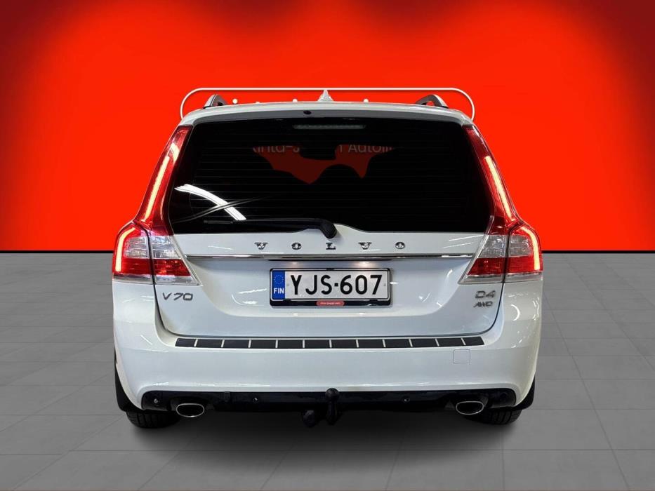 VOLVO V70 2015