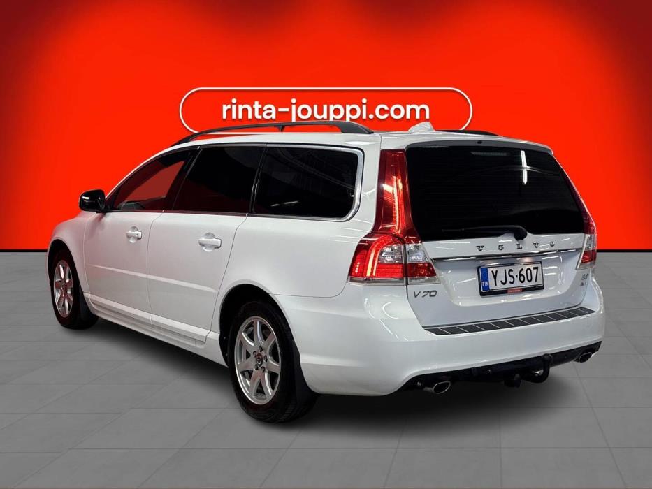 VOLVO V70 2015