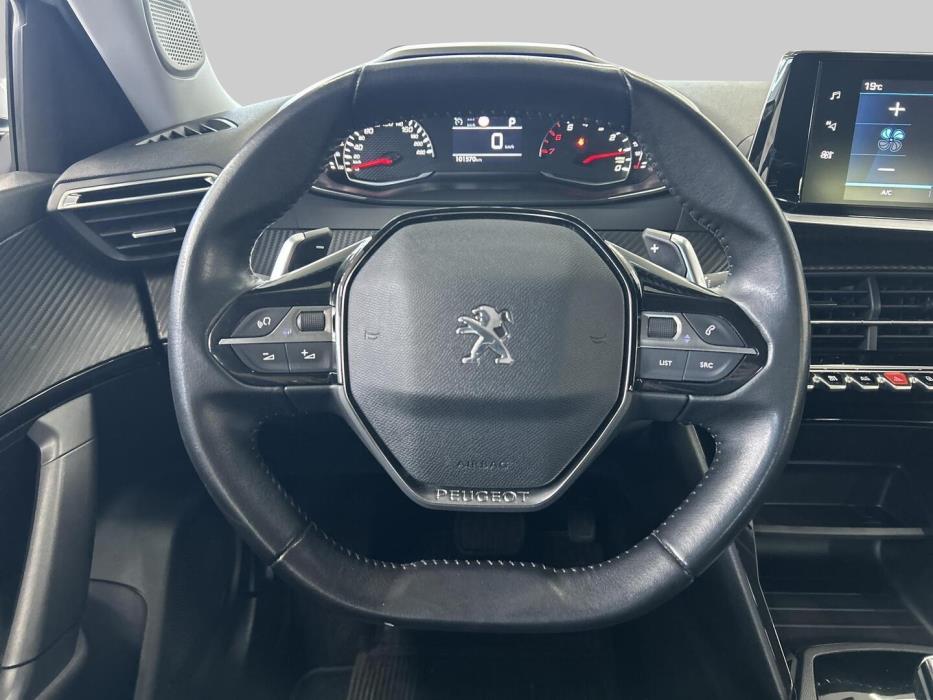 PEUGEOT 2008 2021