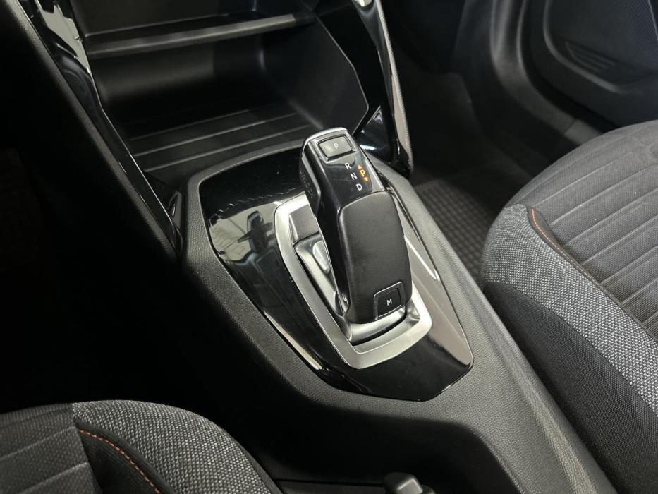 PEUGEOT 2008 2021