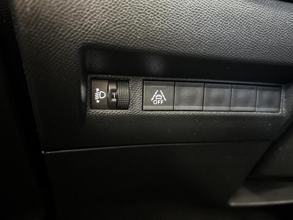 PEUGEOT 2008 2021