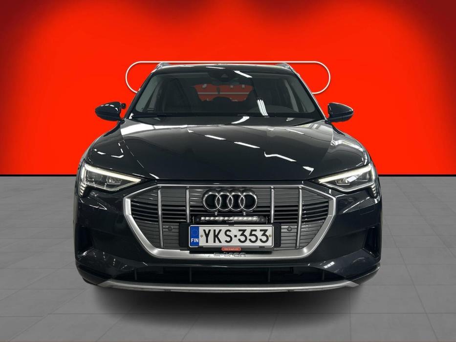 AUDI e-tron 2020