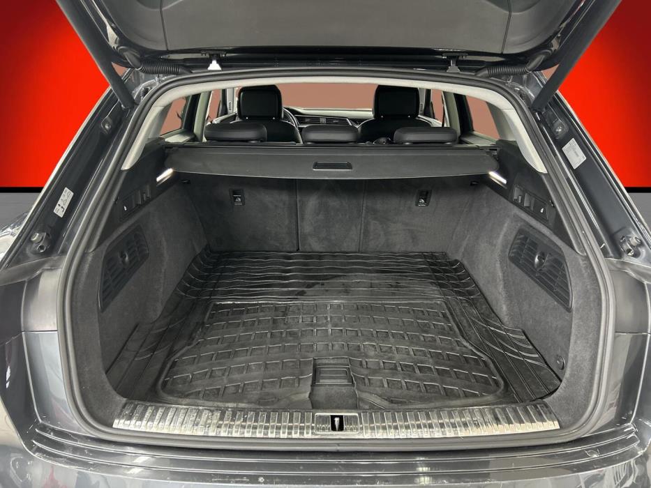 AUDI e-tron 2020