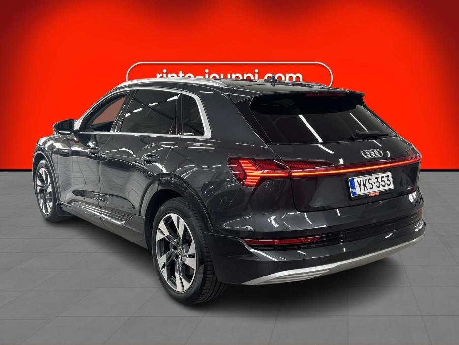 AUDI e-tron 2020