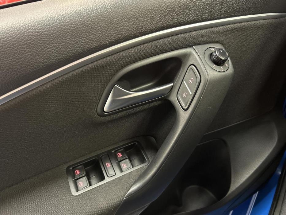 VOLKSWAGEN Polo 2017