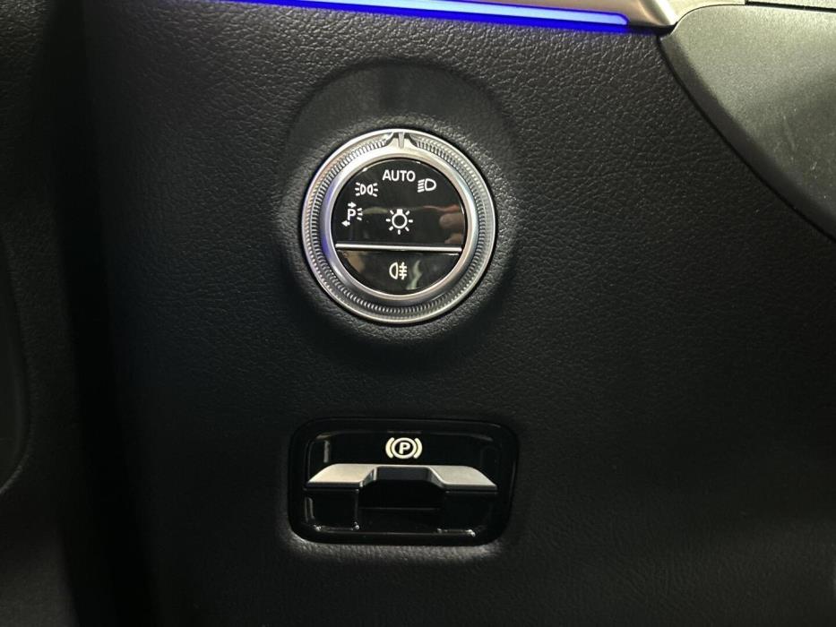 MERCEDES-BENZ C 2021