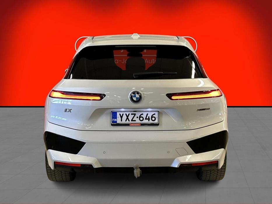 BMW iX 2023