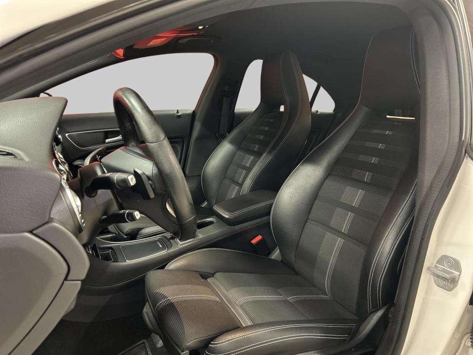 MERCEDES-BENZ CLA 2016