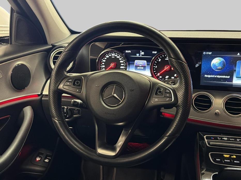 MERCEDES-BENZ E 2017