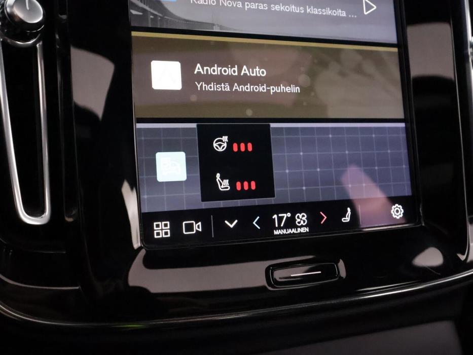 VOLVO XC40 2022