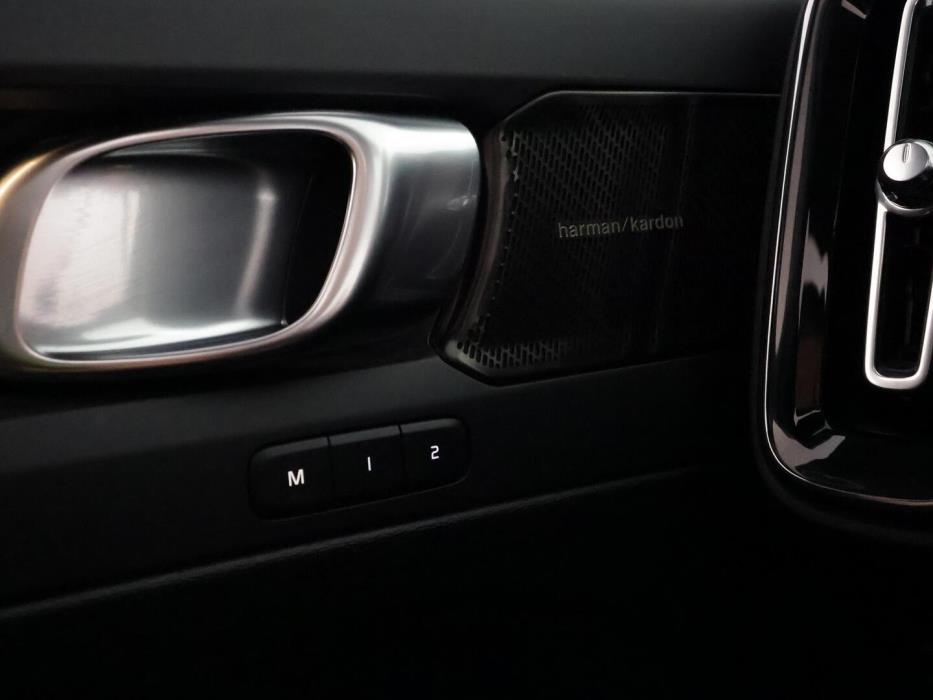 VOLVO XC40 2022