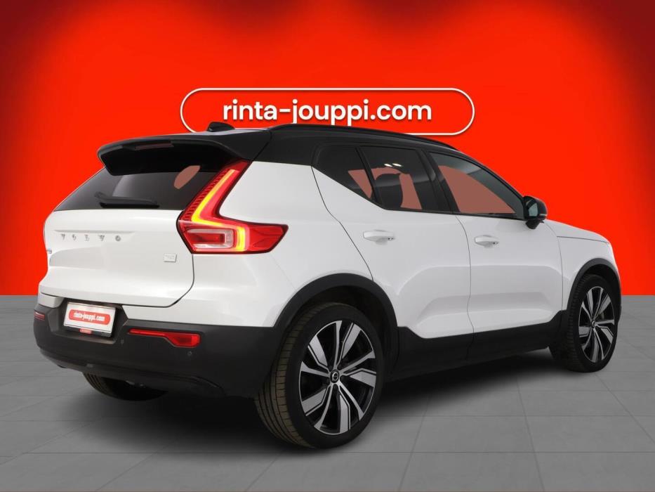 VOLVO XC40 2022