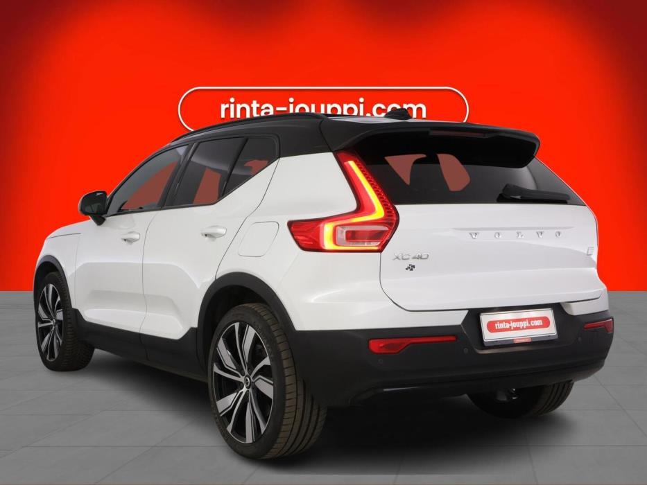 VOLVO XC40 2022