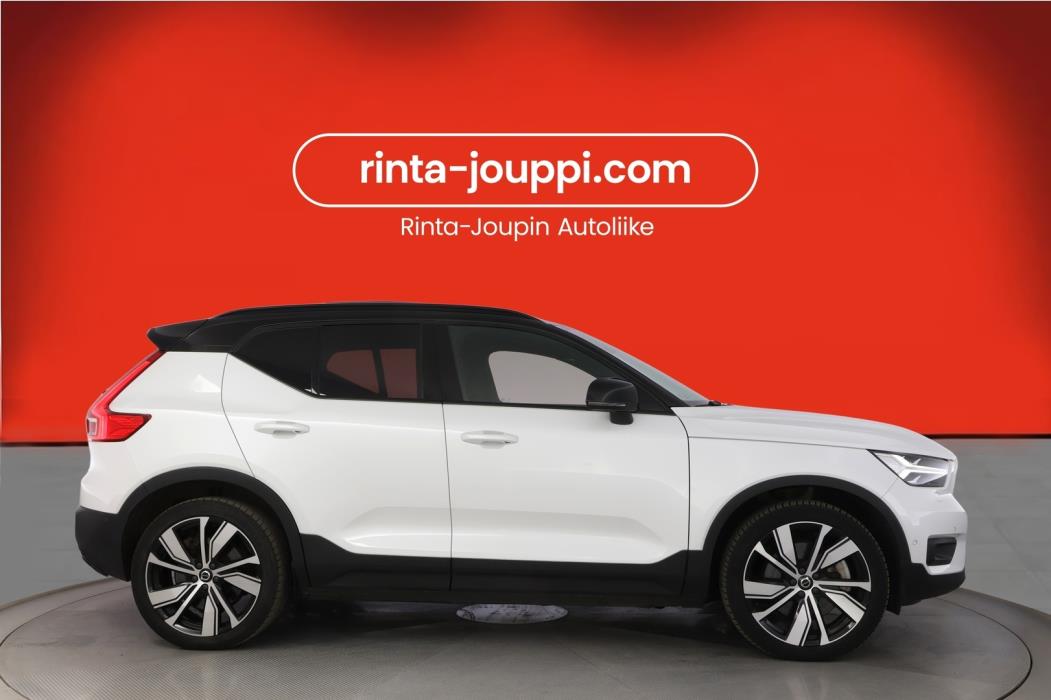 VOLVO XC40 2022