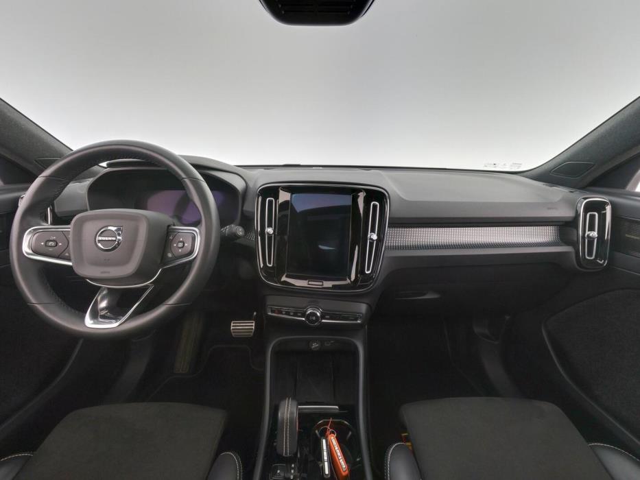 VOLVO XC40 2022