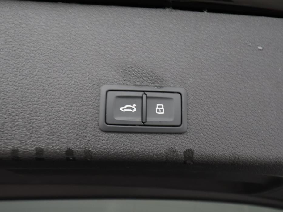 AUDI E-TRON 2023