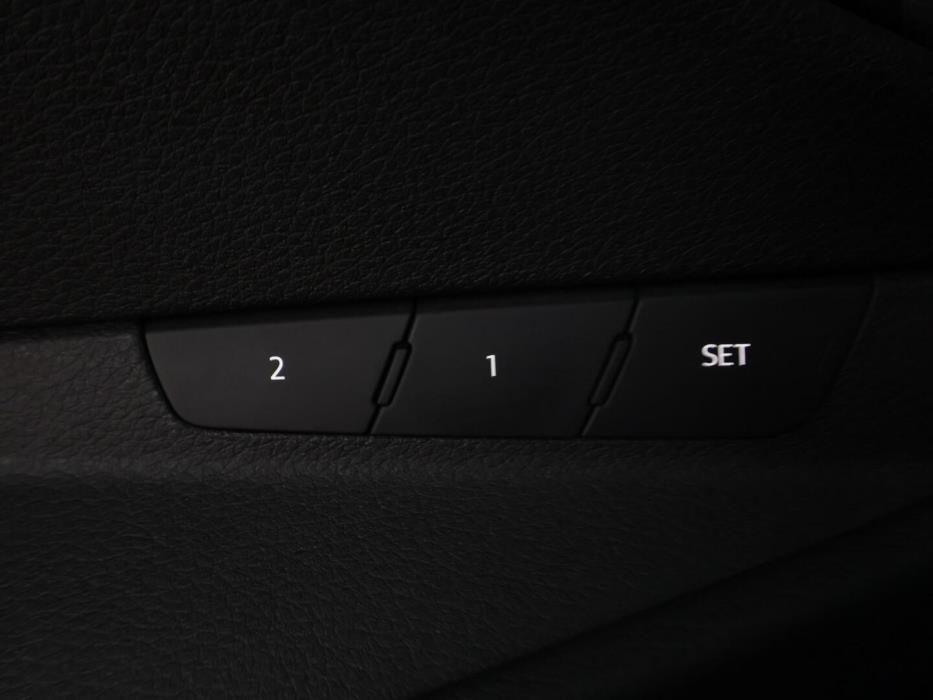 AUDI E-TRON 2023