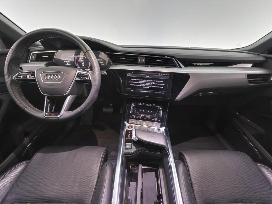 AUDI E-TRON 2023