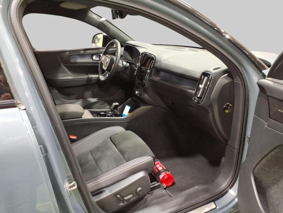 VOLVO C40 2022