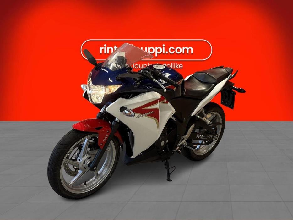 HONDA CBR 2015
