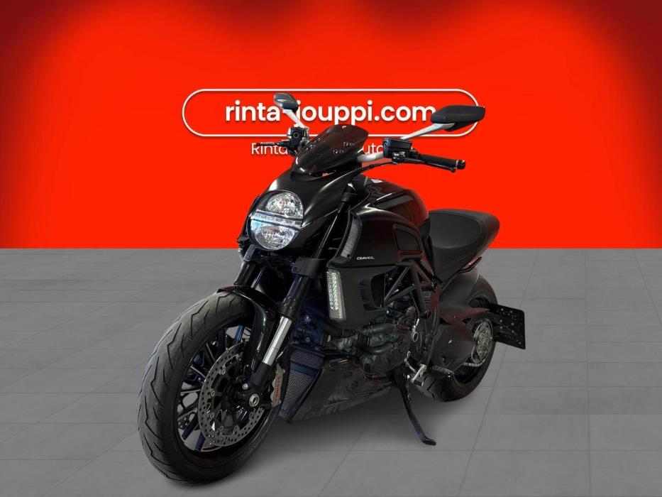 DUCATI DIAVEL 2011