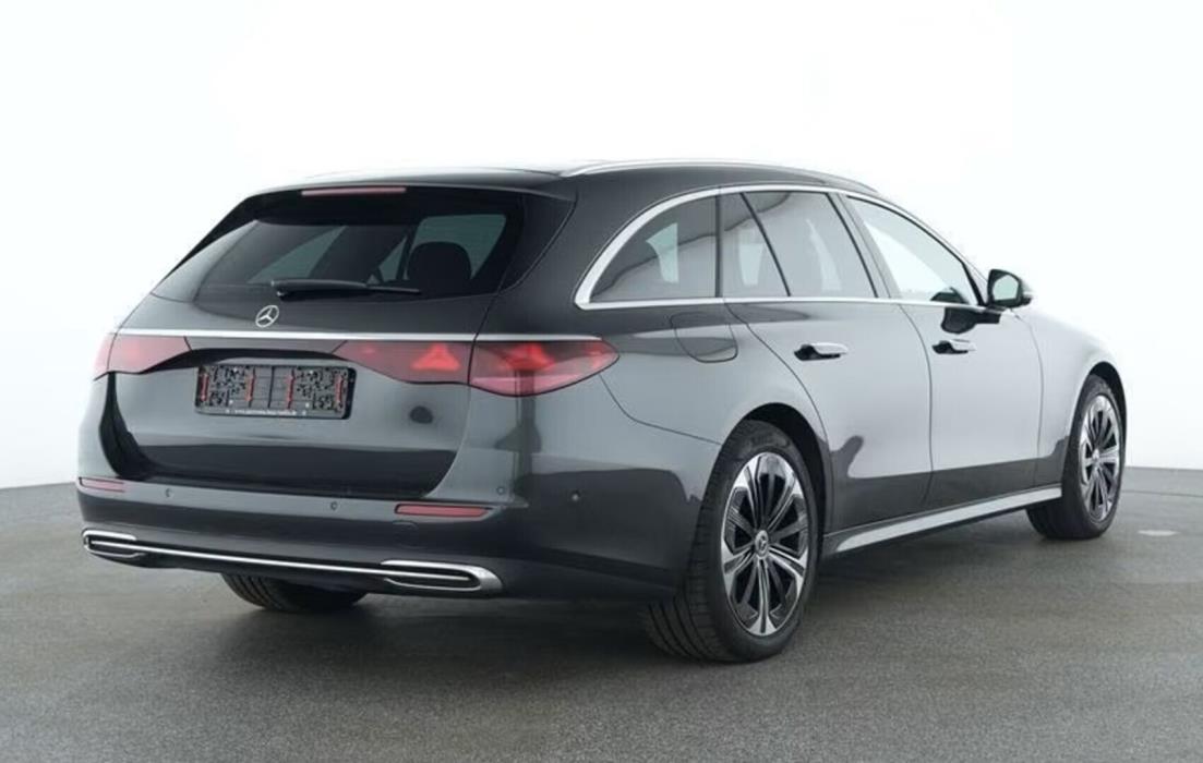 MERCEDES-BENZ E 2026