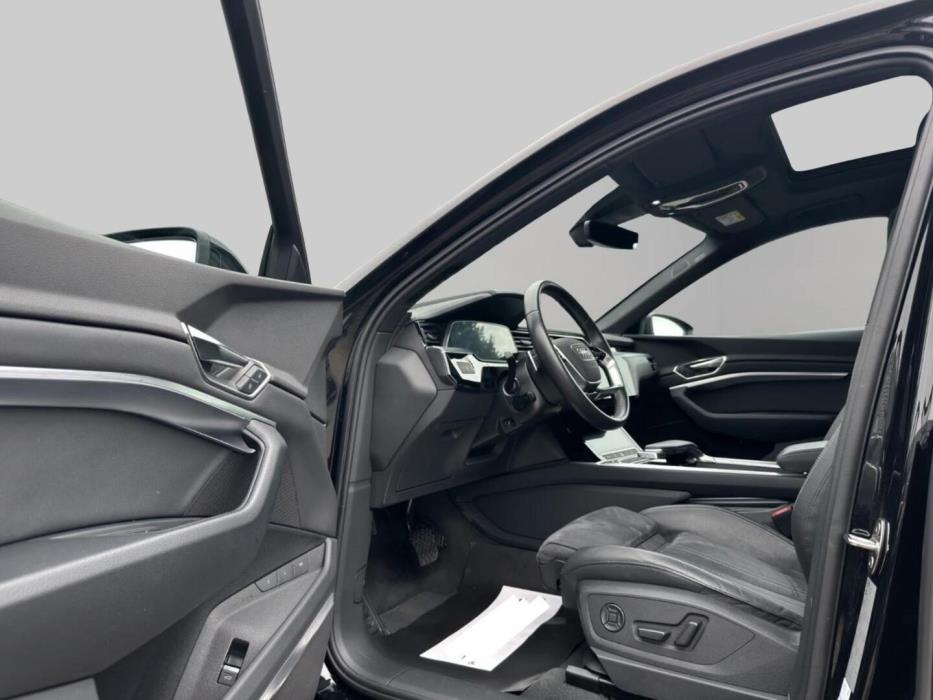 AUDI Q8 E-TRON 2024