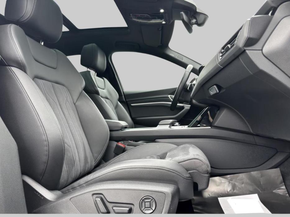 AUDI Q8 E-TRON 2024