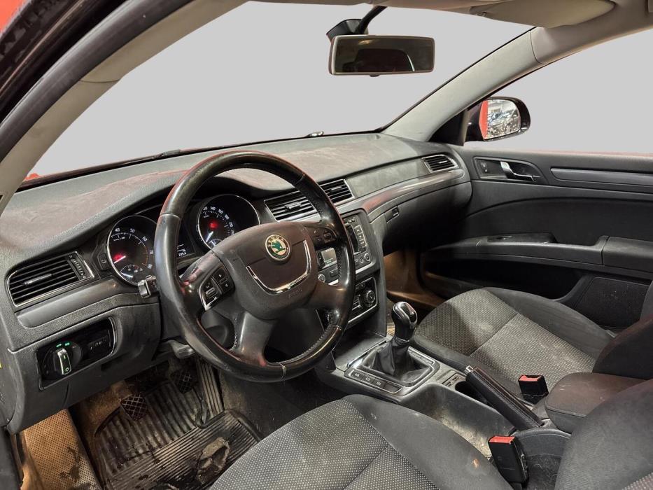 SKODA Superb 2012
