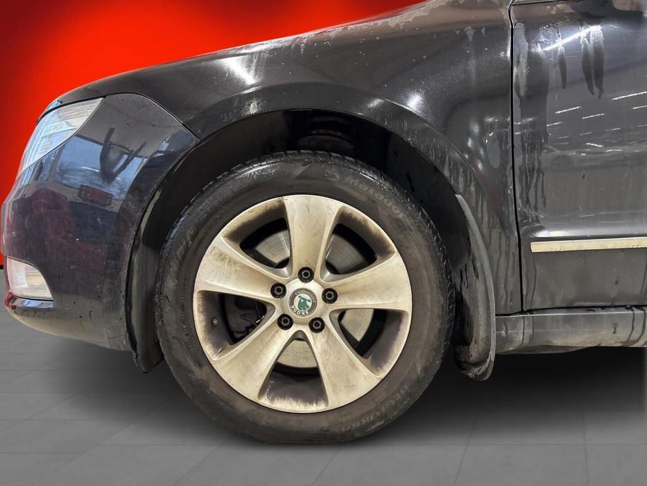 SKODA Superb 2012