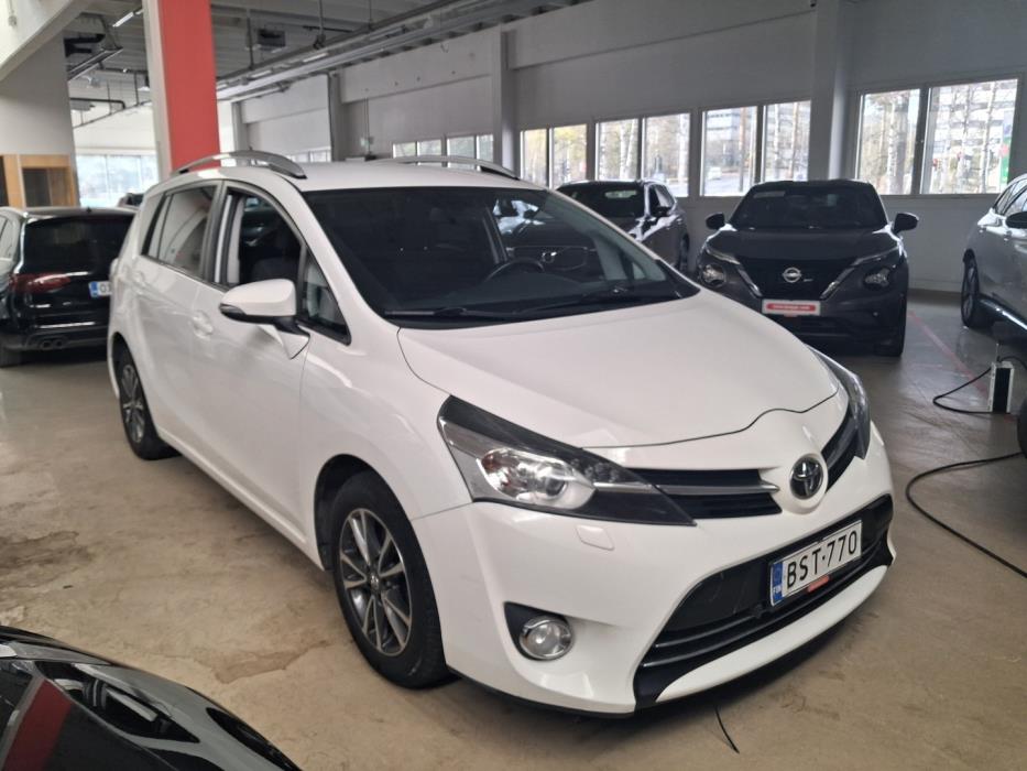 TOYOTA Verso 2015